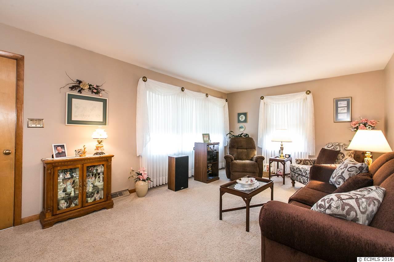 410 Cleveland Street Southwest Cascade, IA 52033 - Photo 4 of 25 Gallery Image 4