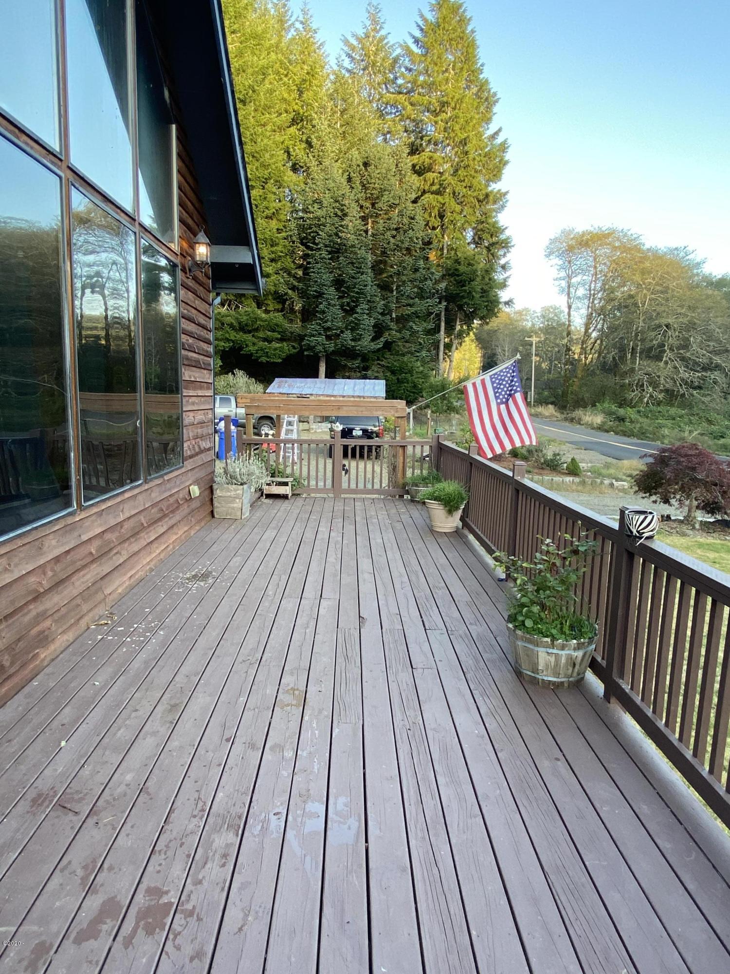 9490 Slab Creek Road Neskowin, OR 97149 - Photo 13 of 22 Deck 2