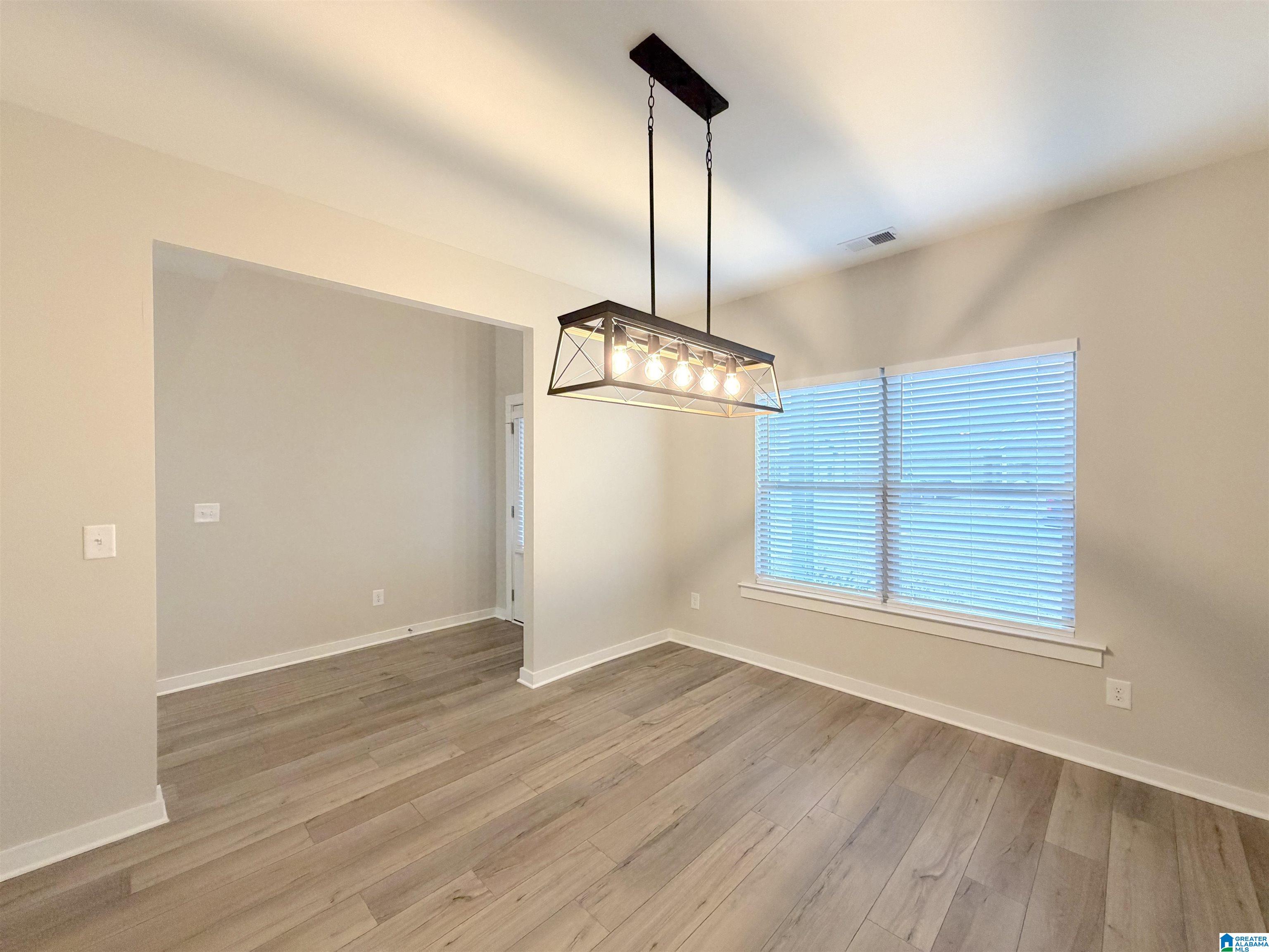109 Kings Way Jasper, AL 35501 - Photo 6 of 38