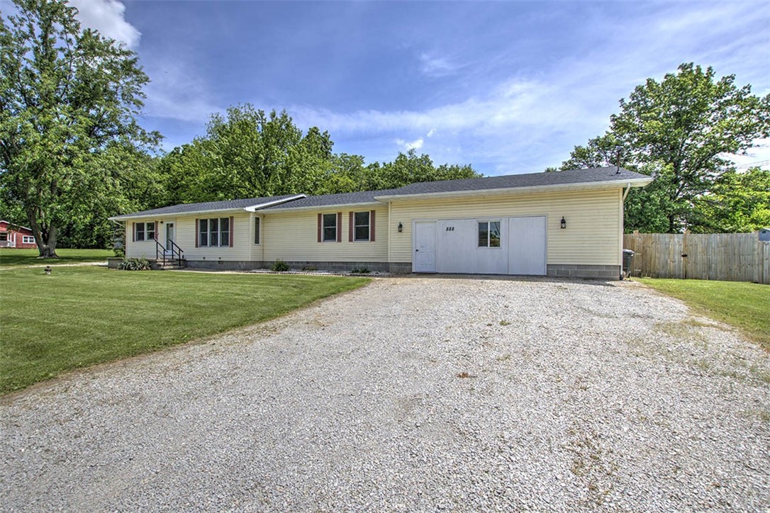 888 McKinney Lane Decatur, IL 62522 - Photo 7 of 30