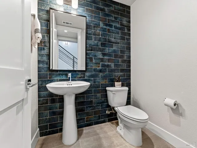 $1,695,000 | 2277 Napa Vallejo Highway, Napa, CA 94558