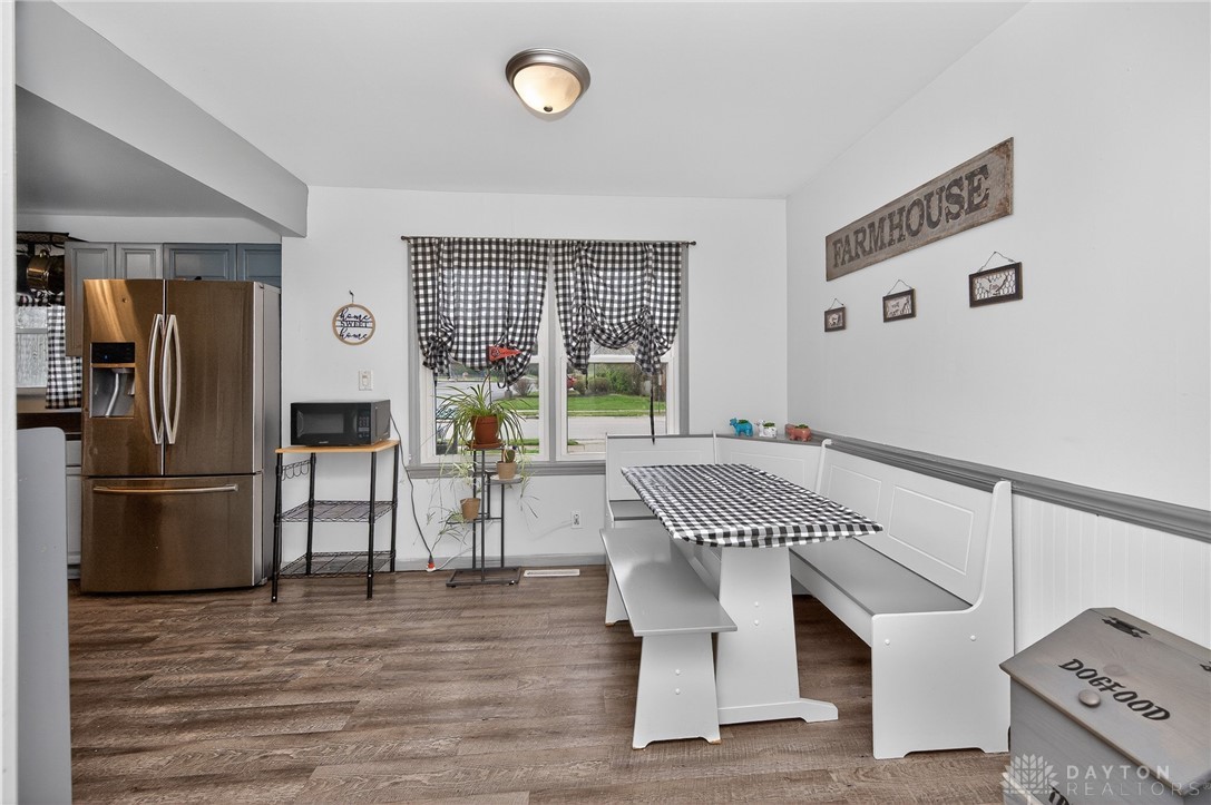 3301 Wildwood Road Middletown, OH 45042 - Photo 16 of 68 This eat-in kitchen features ample natural light and durable flooring, perfect for everyday living.