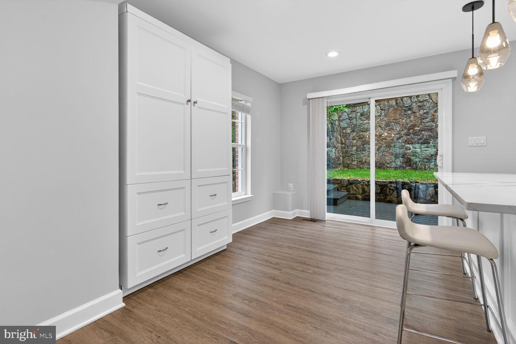 300 Center Lane Occoquan, VA 22125 - Photo 9 of 50 Bright and airy modern space.