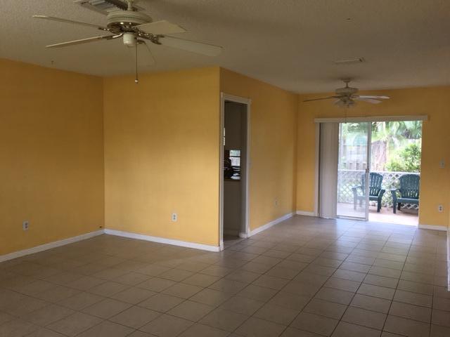 9659 Southwest 2nd Street Boca Raton, FL 33428 - Photo 3 of 16 Living Room