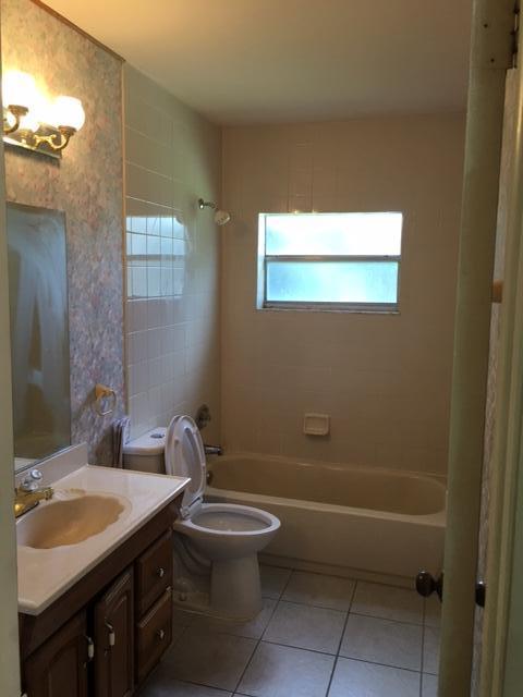 9659 Southwest 2nd Street Boca Raton, FL 33428 - Photo 10 of 16 Bathroom
