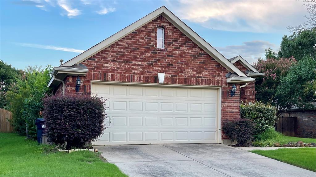 2712 Hereford Road Denton, TX 76210 - Photo 2 of 36
