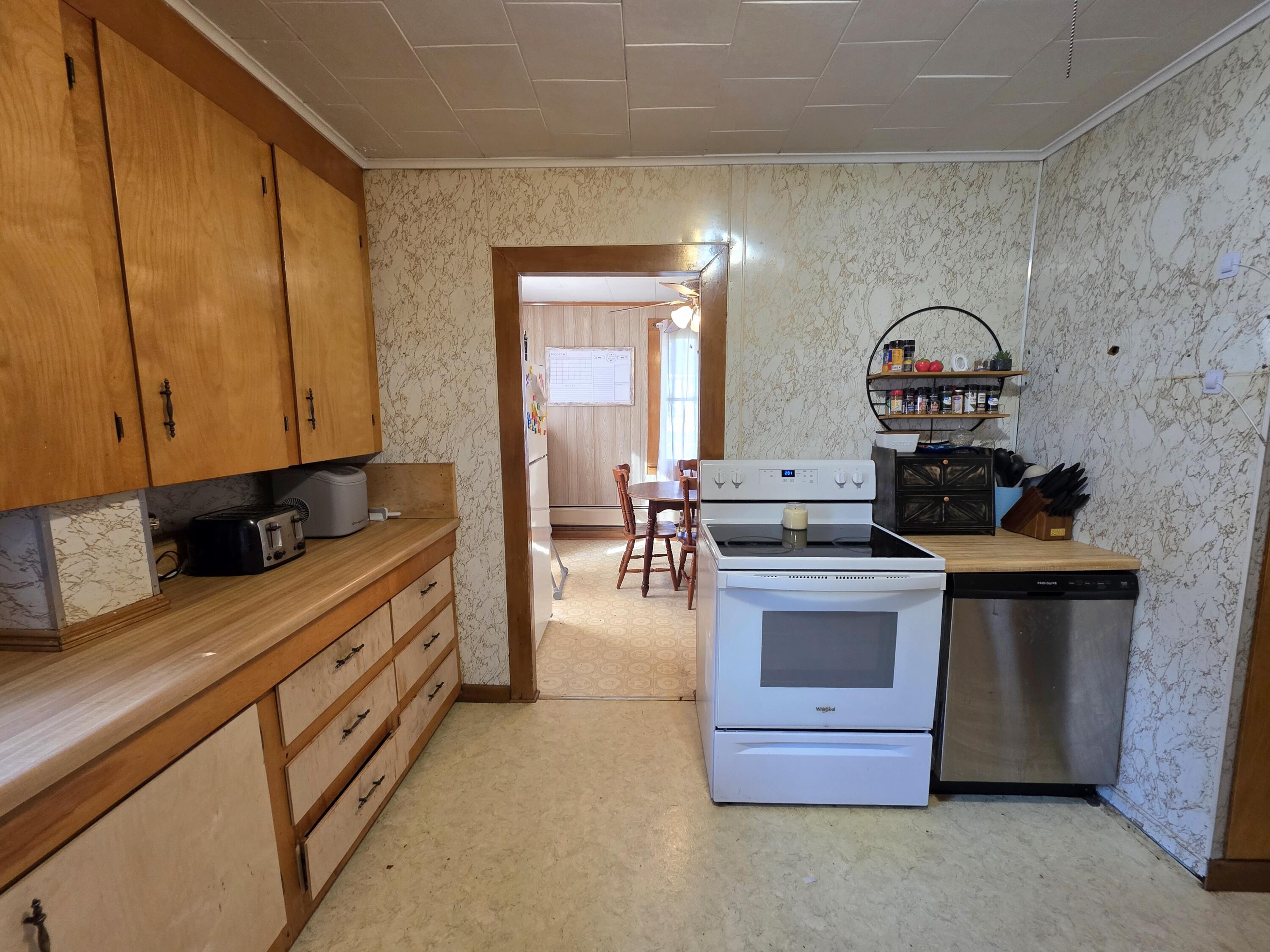 39 Washington Street Caribou, ME 04736 - Photo 18 of 33 20251011_100453