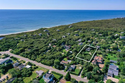 $3,950,000 | 28 Ditch Plains Road, Montauk, NY 11954