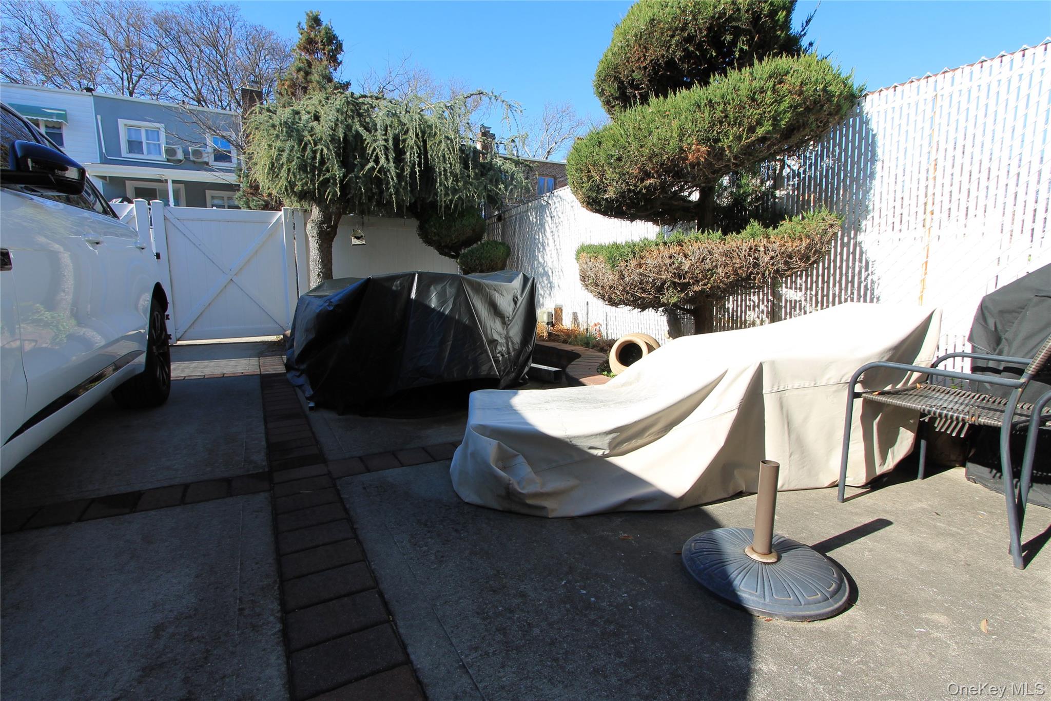 133-28 86th Street Queens, NY 11417 - Photo 16 of 17 a view of entryway with seating