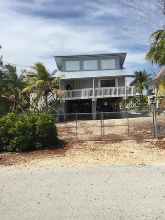 $1,250,000 | 100 3rd Lane, Key Largo, FL 33037