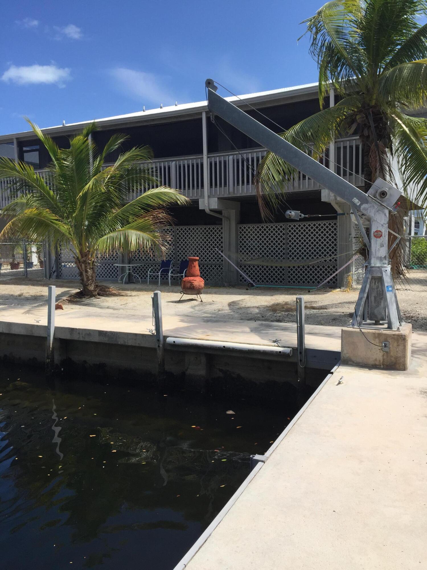 100 3rd Lane Key Largo, FL 33037 - Photo 3 of 18 100rear2