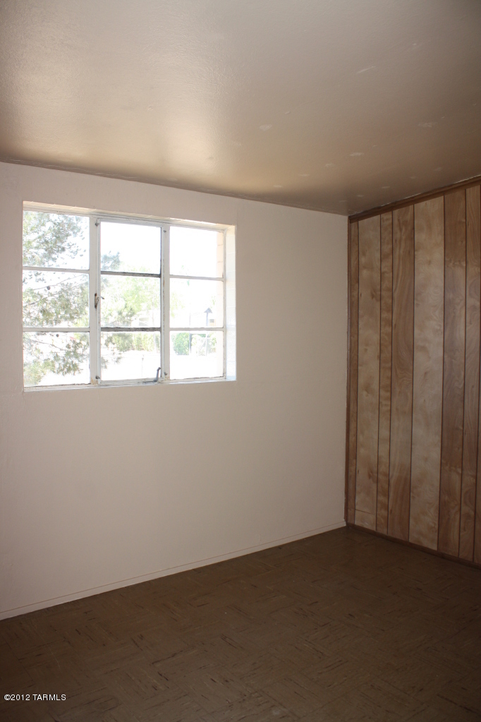 613 West Limberlost Drive Tucson, AZ 85705 - Photo 9 of 20