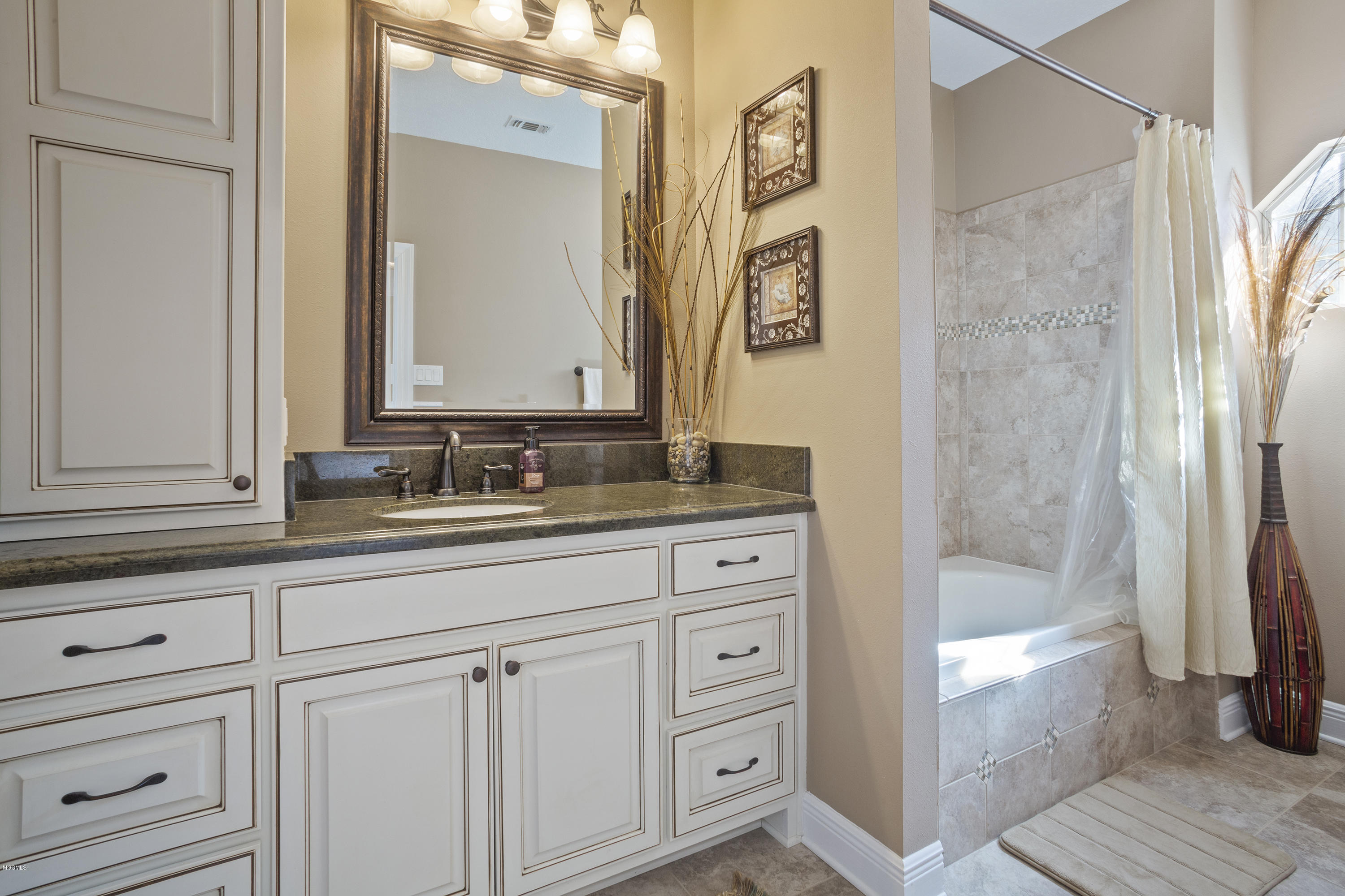 15094 Lorraine Road Biloxi, MS 39532 - Photo 54 of 71 042