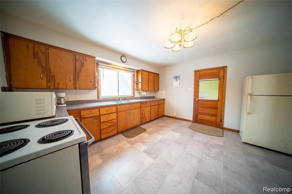 7031 Jordan Road Melvin, MI 48454 - Photo 4 of 32
