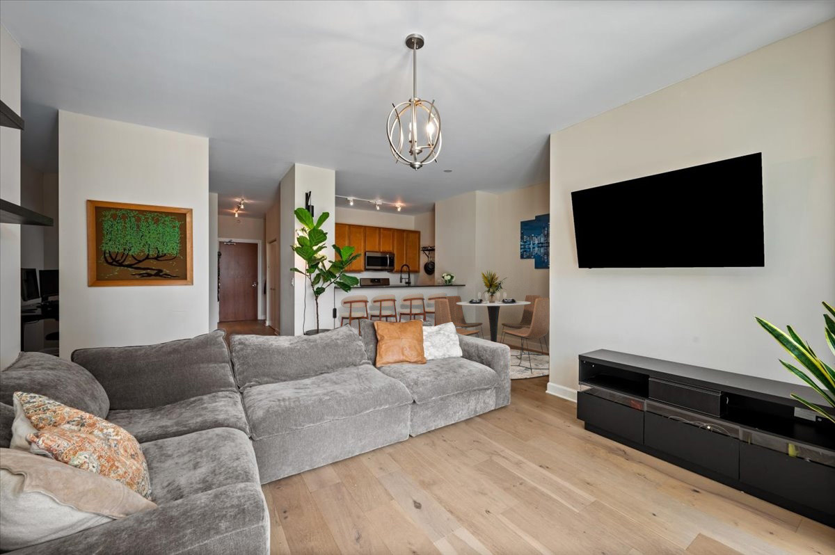 233 East 13th Street, Unit 508 Chicago, IL 60605 - Photo 8 of 27