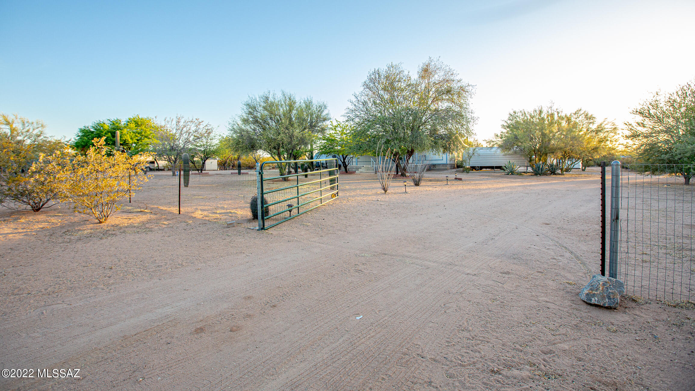 7445 North Gemstone Road Tucson, AZ 85743 - Photo 5 of 49 Gallery Image 5