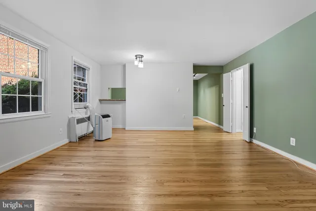 $1,900 | 2302 Colston Drive, Unit 104, Silver Spring, MD 20910