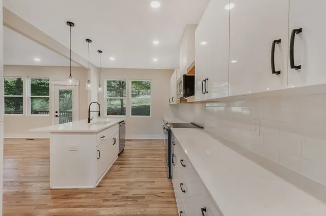 $625,000 | 2005 Beaver Ridge Road, White Bluff, TN 37187