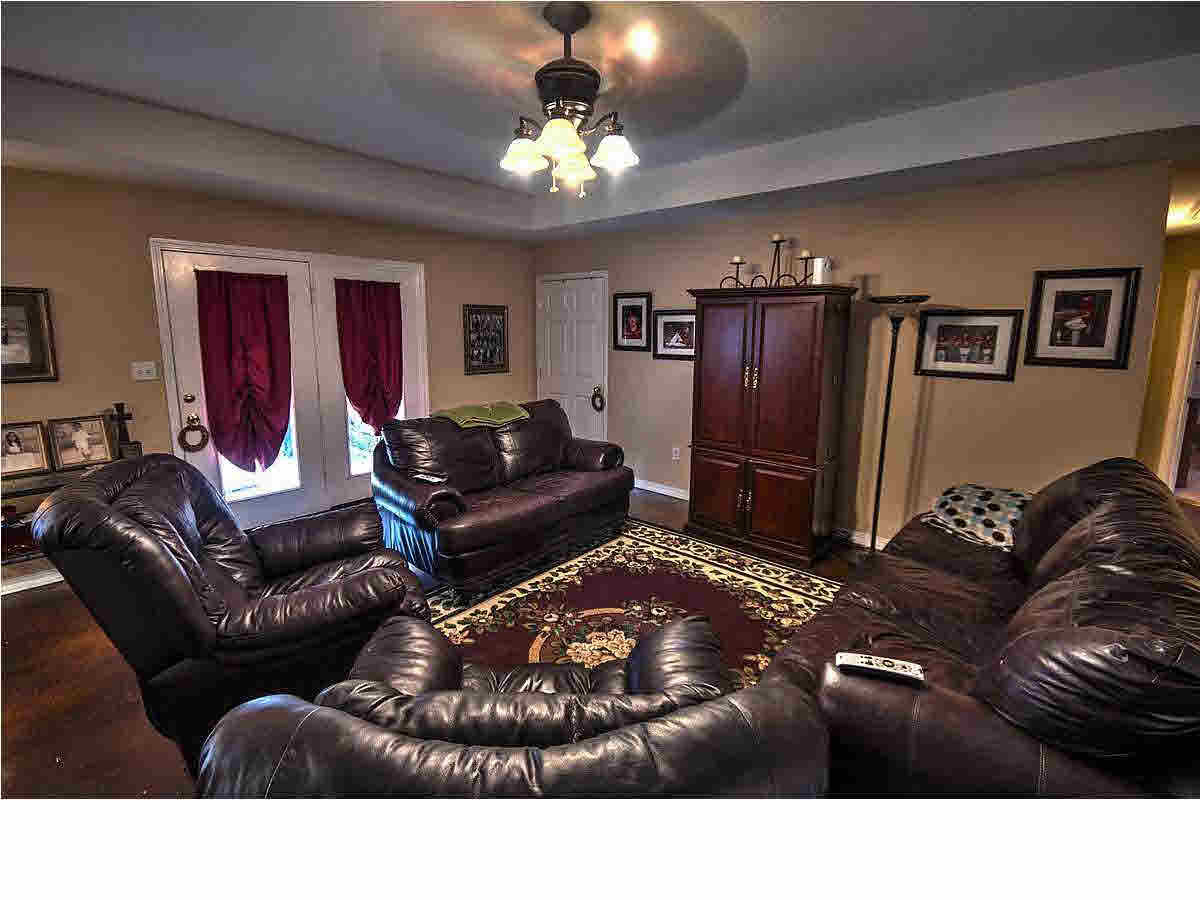 656 Trickham Bridge Road Brandon, MS 39042 - Photo 6 of 28 Living room