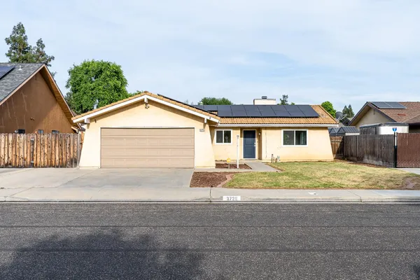 $425,000 | 3725 Eddy Avenue, Clovis, CA 93727