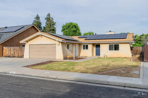 $425,000 | 3725 Eddy Avenue, Clovis, CA 93727