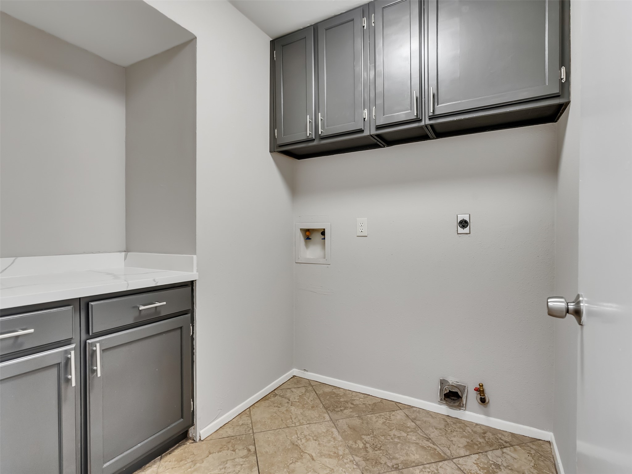 2627 North Spring Drive Spring, TX 77373 - Photo 8 of 14 Laundry room