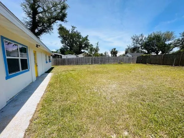 $1,950 | 4936 South Lakewood Drive, Panama City, FL 32404