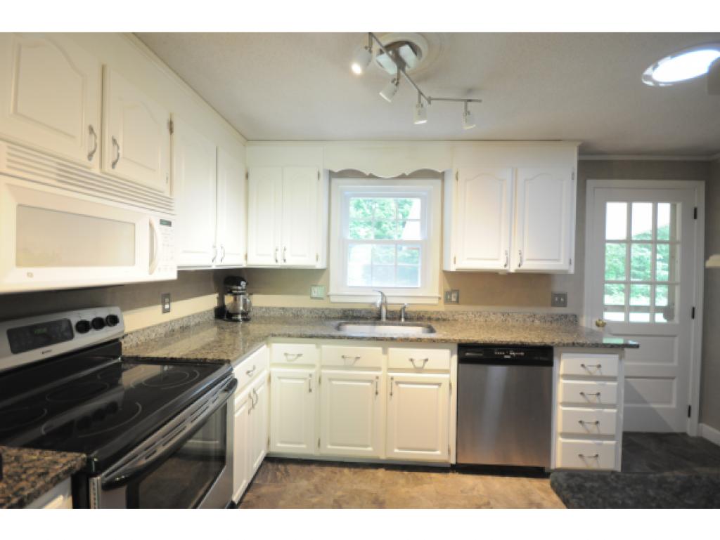 16 Davis Road Merrimack, NH 03054 - Photo 11 of 32