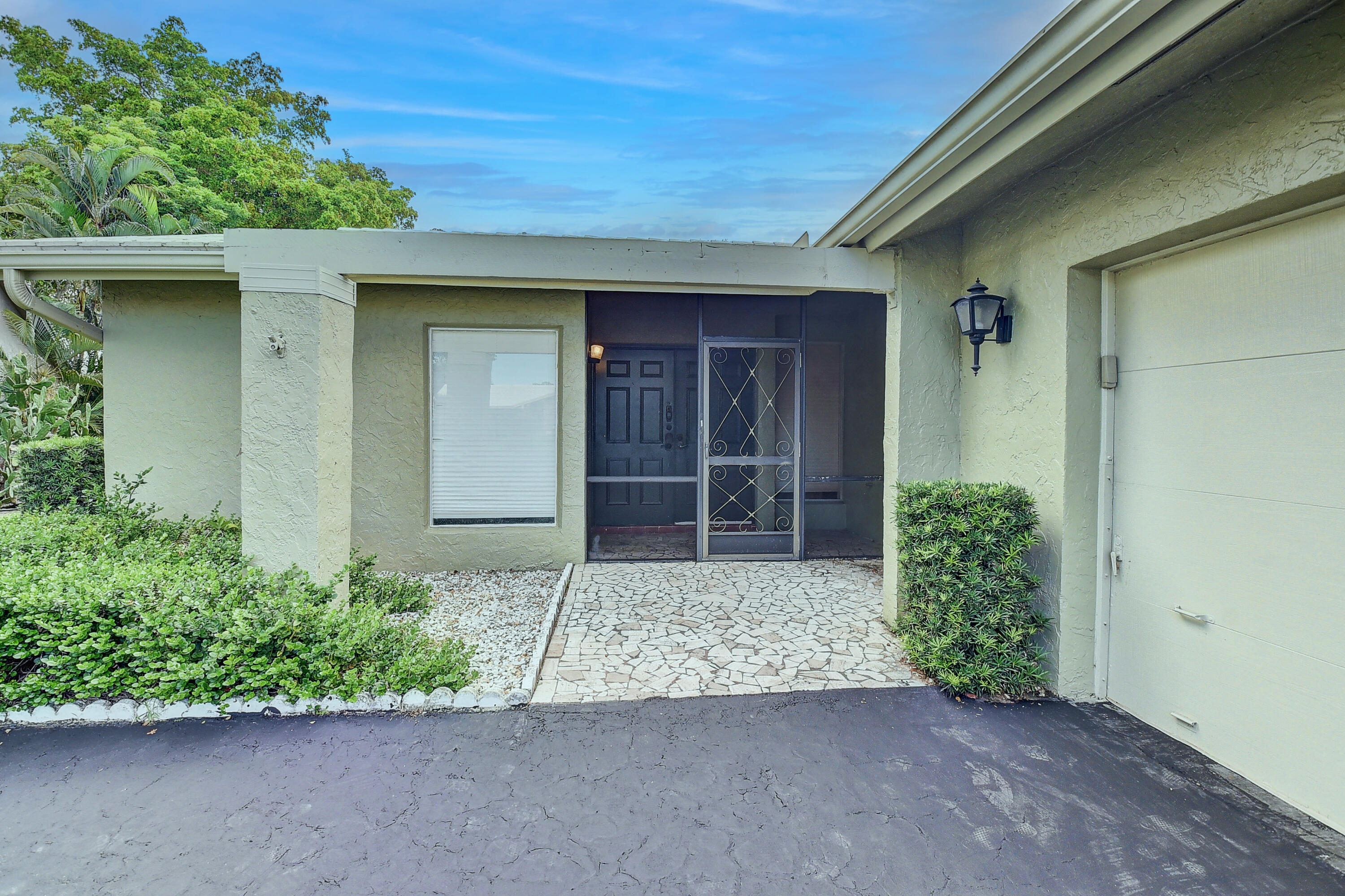 22352 Treetop Circle Boca Raton, FL 33433 - Photo 6 of 48 1 (4)