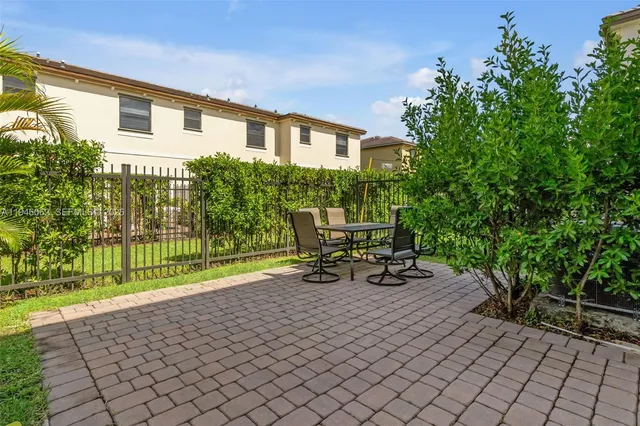 $5,000 | 4650 Santa Cruz Way, Unit 4650, Davie, FL 33314