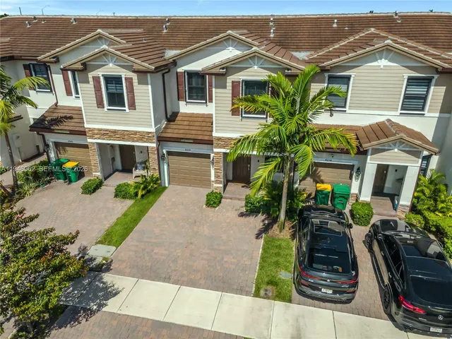 $5,000 | 4650 Santa Cruz Way, Unit 4650, Davie, FL 33314