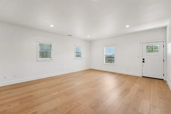 $2,699 | 416 Stagecoach Trail, San Marcos, TX 78666