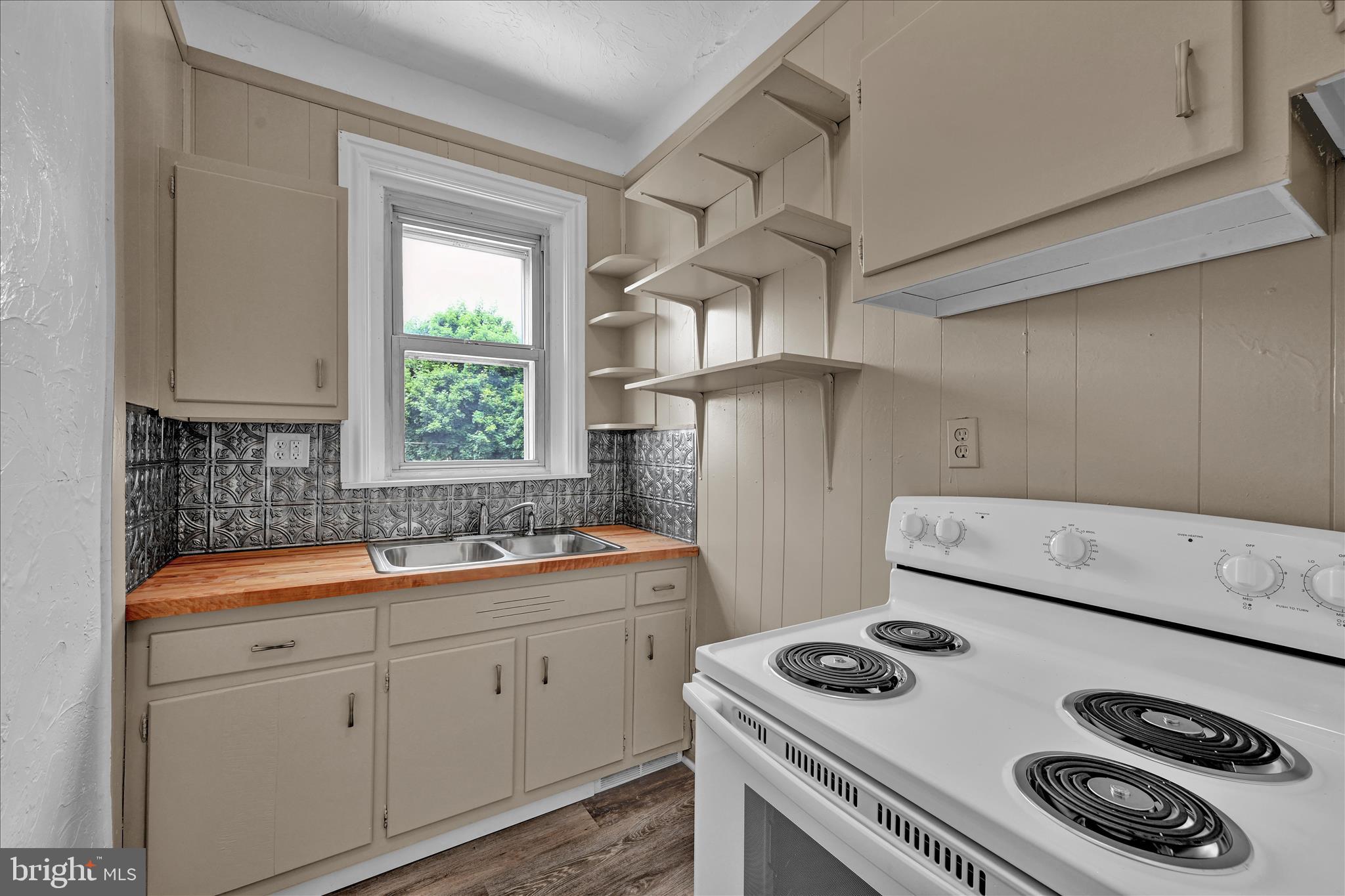 1127 Walnut Street Lebanon, PA 17042 - Photo 17 of 30 Unit 2 - Kitchen