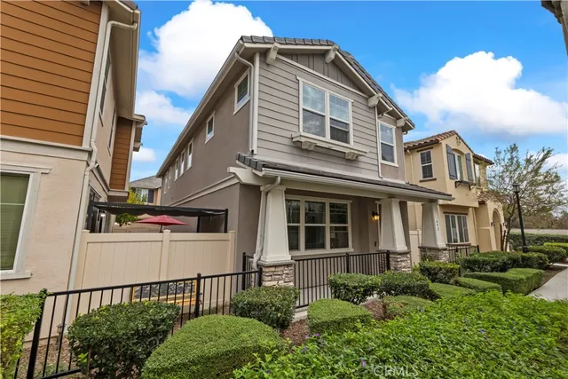 $565,000 | 692 South Brampton Avenue, Rialto, CA 92376