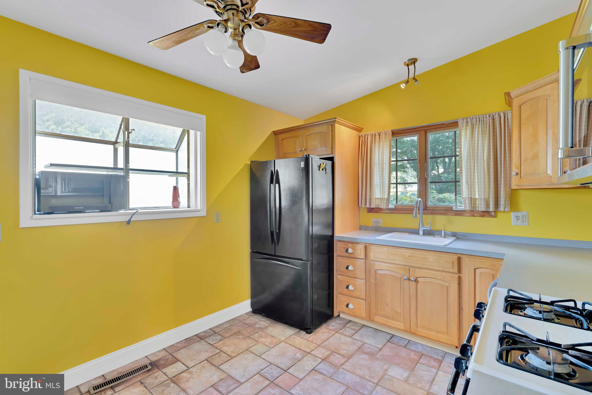 548 Paddock Road Ambler, PA 19002 - Photo 4 of 19