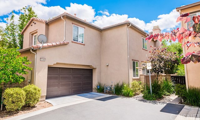 27253 Baviera Way Valencia, CA 91381 - Photo 3 of 45