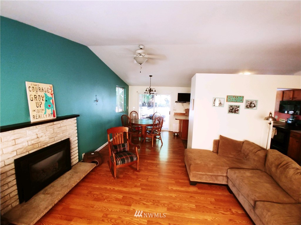 19711 34th Drive Southeast Bothell, WA 98012 - Photo 8 of 16