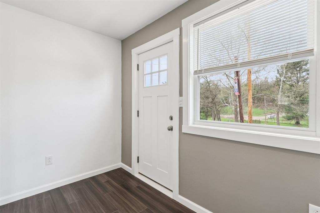 613 Oak Street Vandergrift, PA 15690 - Photo 6 of 50