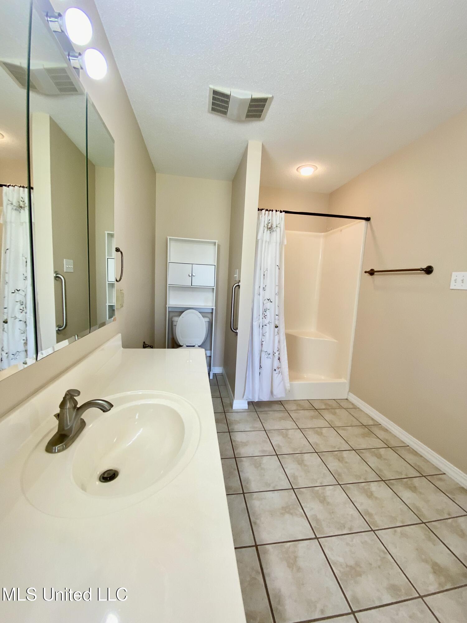 435 Millbrook Parkway Picayune, MS 39466 - Photo 15 of 29 13B, IMG_5332