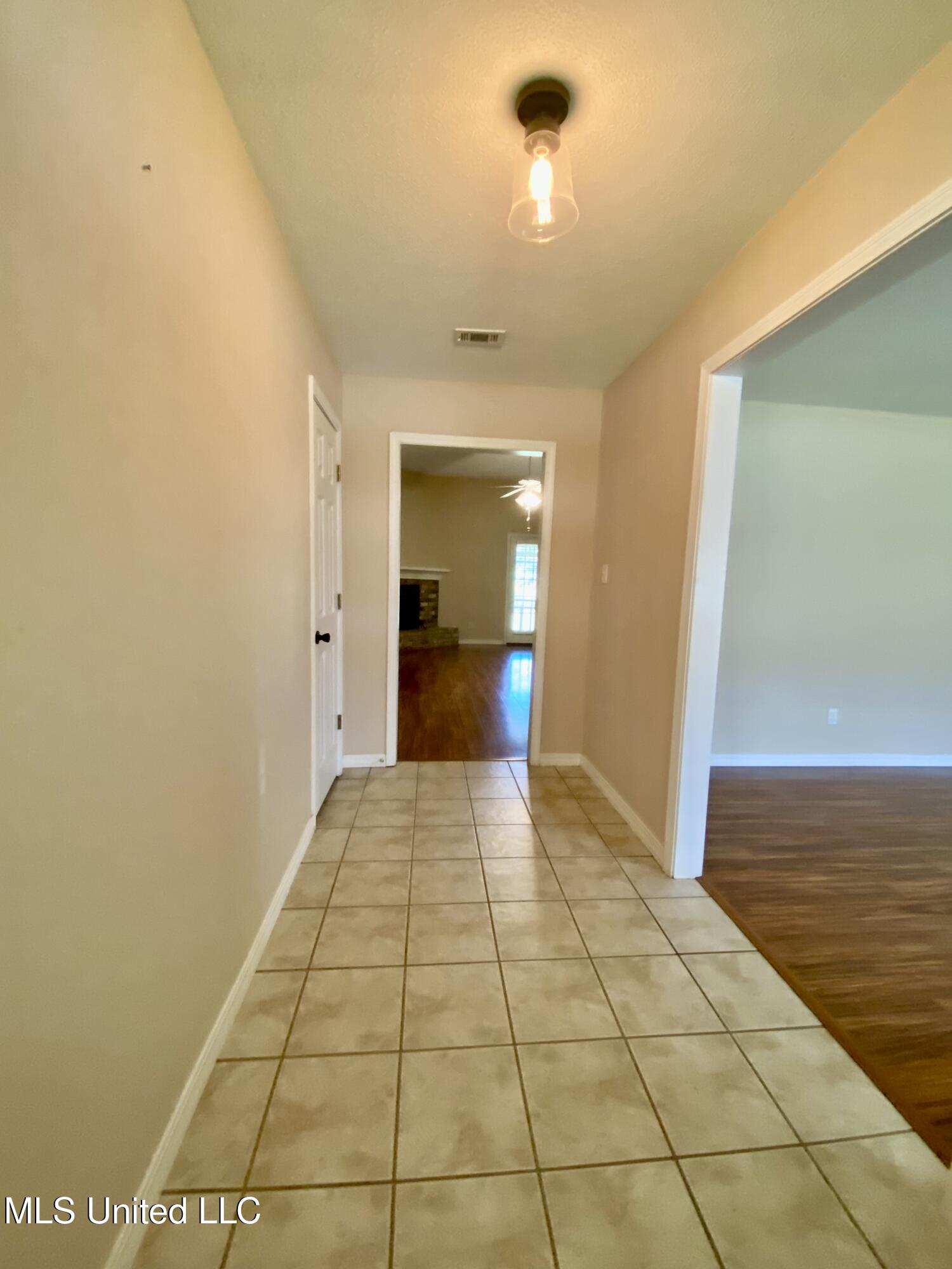 435 Millbrook Parkway Picayune, MS 39466 - Photo 10 of 29 10C, IMG_5335