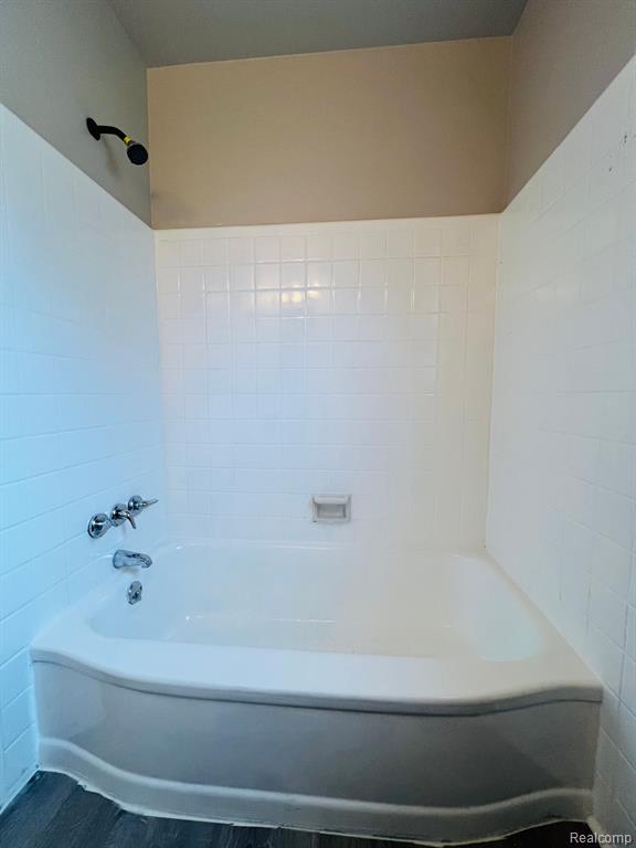 16344 East 10 Mile Road Eastpointe, MI 48021 - Photo 15 of 39 Gallery Image 15
