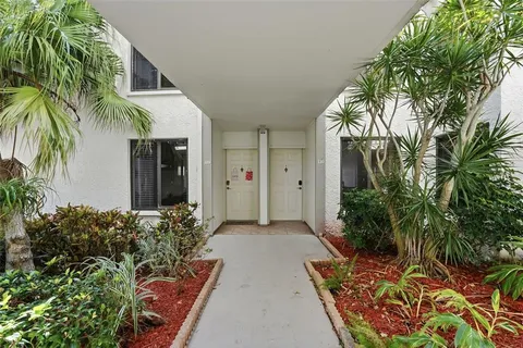 $369,000 | 6365 Bahia Del Mar Boulevard South, Unit 110, St. Petersburg, FL 33715