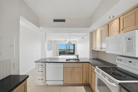 $369,000 | 6365 Bahia Del Mar Boulevard South, Unit 110, St. Petersburg, FL 33715