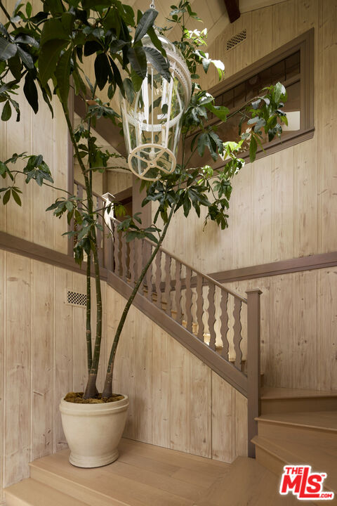 239 West Channel Road Santa Monica, CA 90402 - Photo 7 of 34