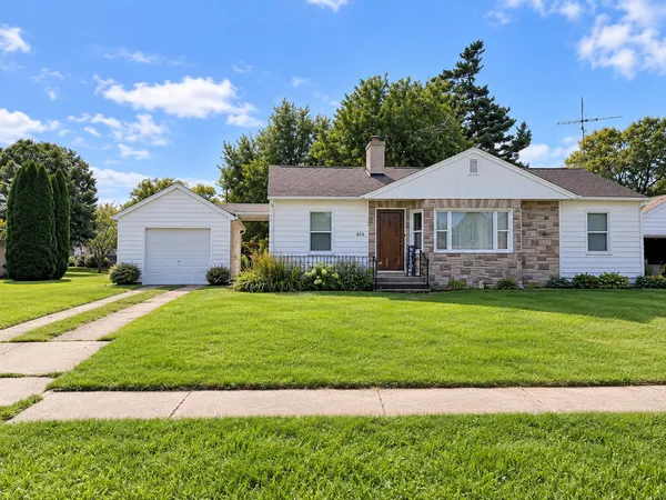 $75,000 | 404 Maple Avenue, Forreston, IL 61030