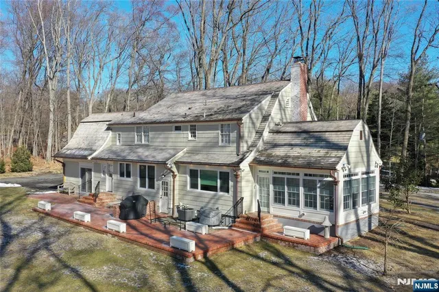 $1,699,000 | 11 Chestnut Ridge Road, Saddle River, NJ 07458