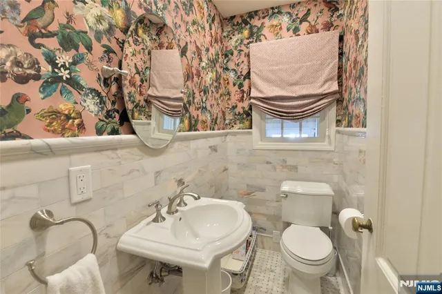 $1,699,000 | 11 Chestnut Ridge Road, Saddle River, NJ 07458