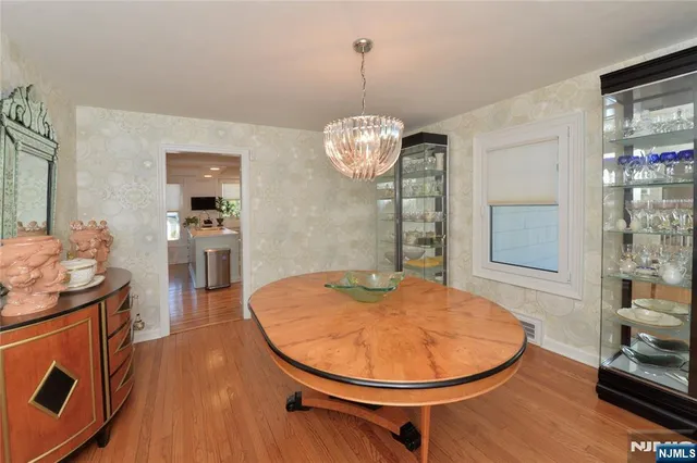 $1,699,000 | 11 Chestnut Ridge Road, Saddle River, NJ 07458