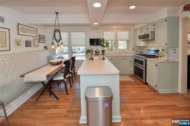 $1,699,000 | 11 Chestnut Ridge Road, Saddle River, NJ 07458