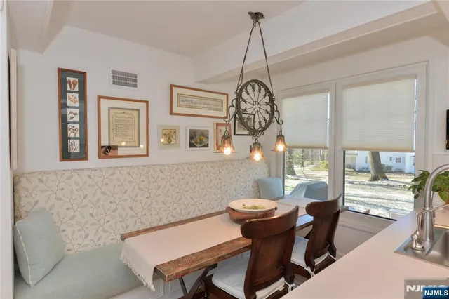 $1,699,000 | 11 Chestnut Ridge Road, Saddle River, NJ 07458